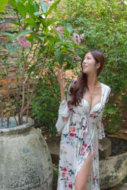 被体育老师抱着C到高潮