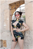 一脸无辜用假屌插粉穴自慰高潮流白浆