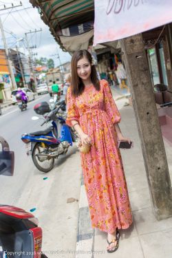 美女露出奶头又扒尿口