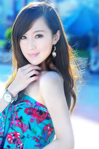 美女与大黄狗